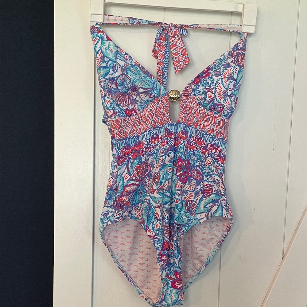 Lilly Pulitzer One-Piece Tropical Halter Swimsuit with Shell accent Sz M 🏖️🛳️🐚